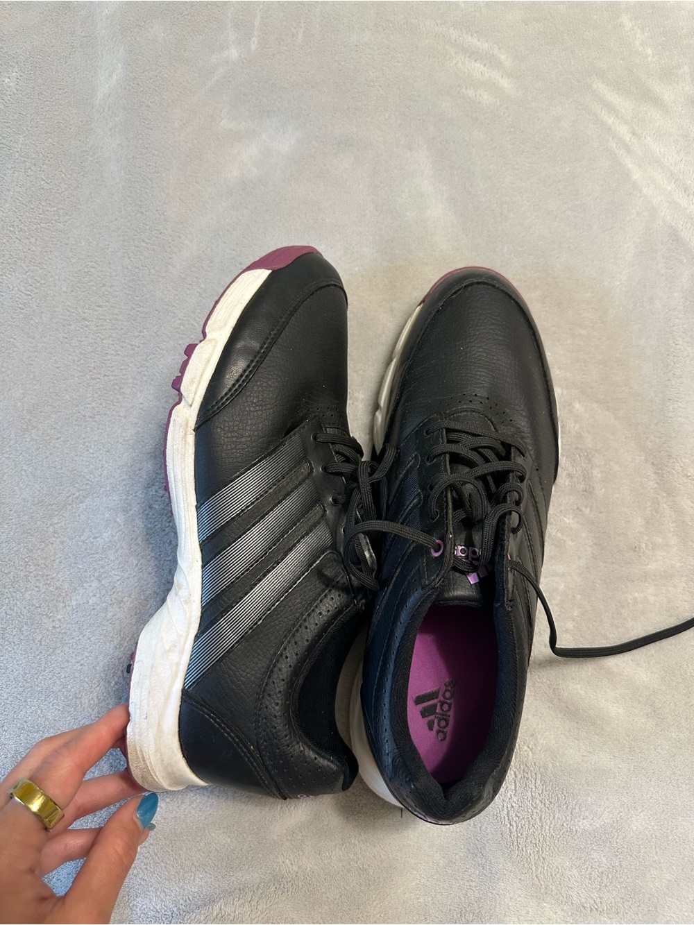 Women’s golf shoes